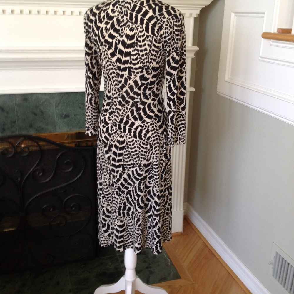 Dress - Picture 6 of 8